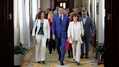 Sánchez coloca en las listas a altos cargos de Moncloa ante la perspectiva de derrota