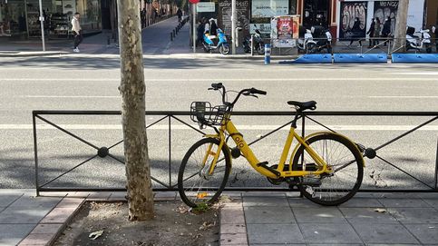 El 'cadáver de chatarra' que recuerda por qué las bicis compartidas no funcionan en España