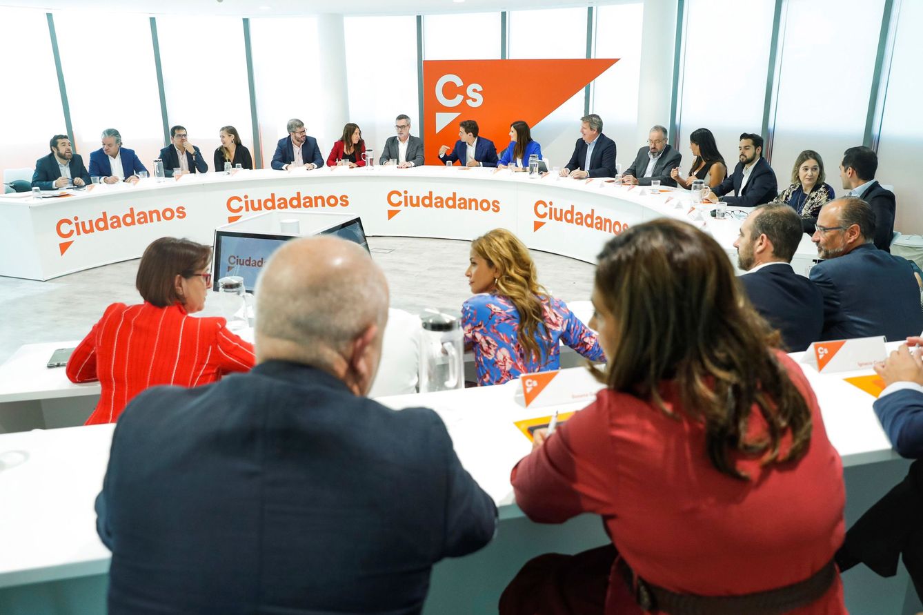 Reunión de la Ejecutiva de Ciudadanos antes de la dimisión de Rivera. (EFE)