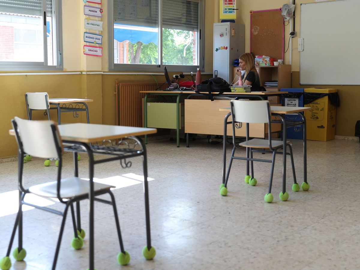 Foto: Un aula de un colegio madrileño, en agosto. (EFE)