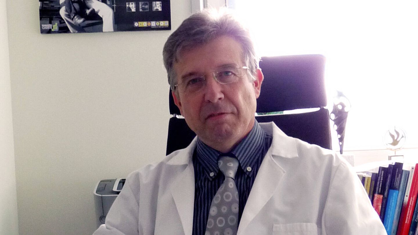 Doctor Juan Pareja, neurólogo en el Hospital Universitario Quirónsalud. 
