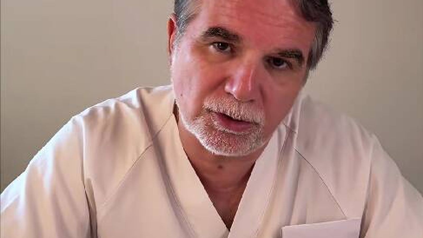 Javier Quintero, psiquiatra: "Deja de reevaluar el pasado, seguir viviendo allí no te permite evolucionar"