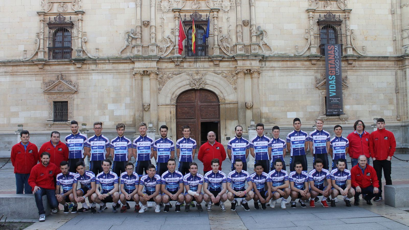 Foto: Ciclistas y equipo técnico del EC Cartucho.