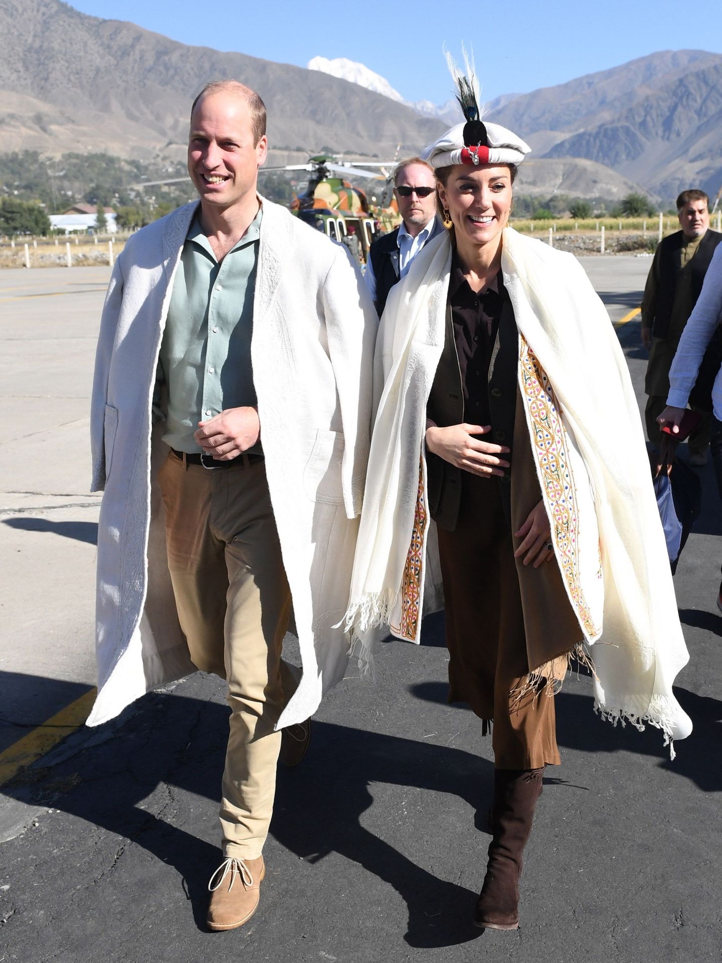 El príncipe Guillermo y Kate Middleton, en el norte de Pakistán. (EFE)