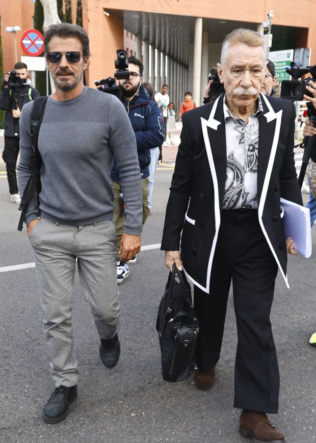 Rodolfo Sancho y su abogado, Marcos-García Montes, a la salida de los juzgados el pasado 16 de febrero de 2024. (Europa Press/José Velasco) 