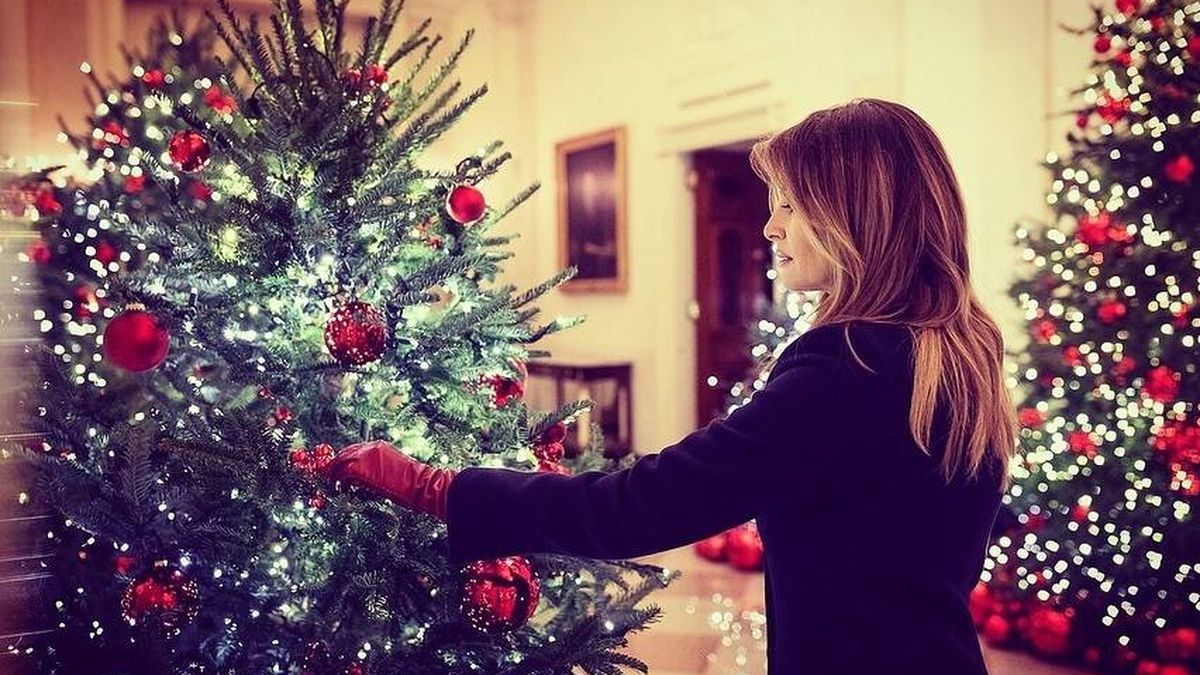 Melania Trump se pasa con la decoración navideña: así fue la de otras primeras damas