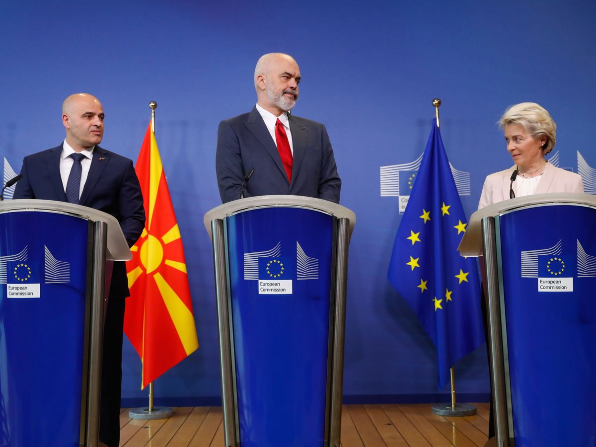 Foto: Los líderes de Macedonia del Norte, Albania y la Comisión Europea (EFE/Stéphanie Lecocq)
