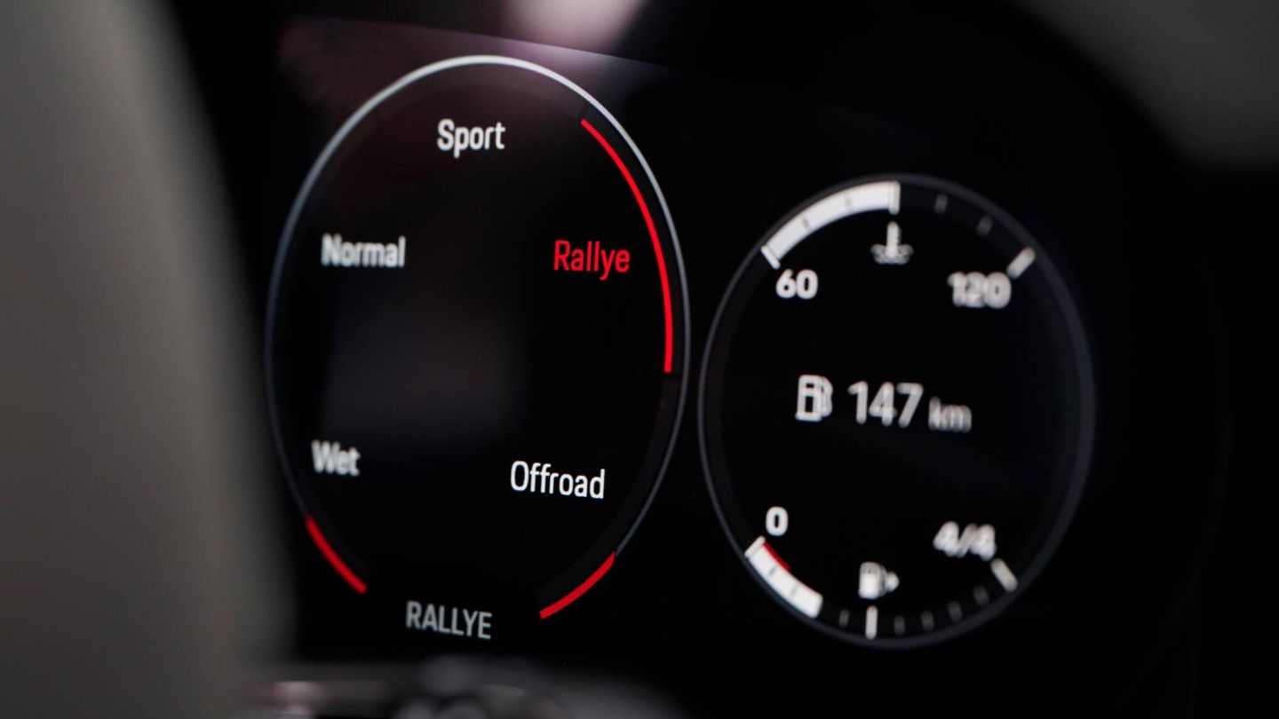 Dispone de dos nuevos modos de conducción: Rallye y Offroad.