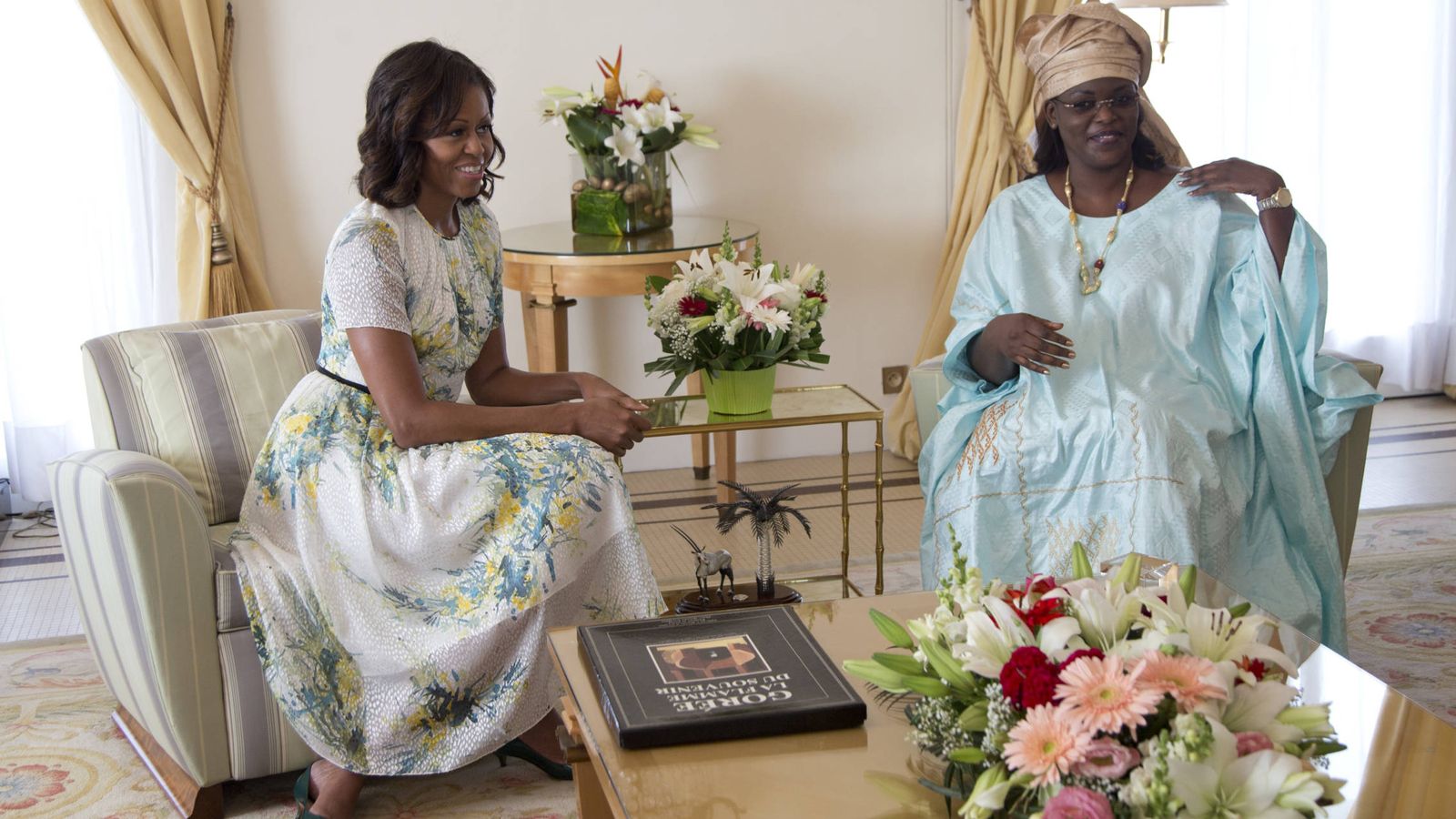 Foto: Marieme Falle junto a Michelle Obama. (Gtres)