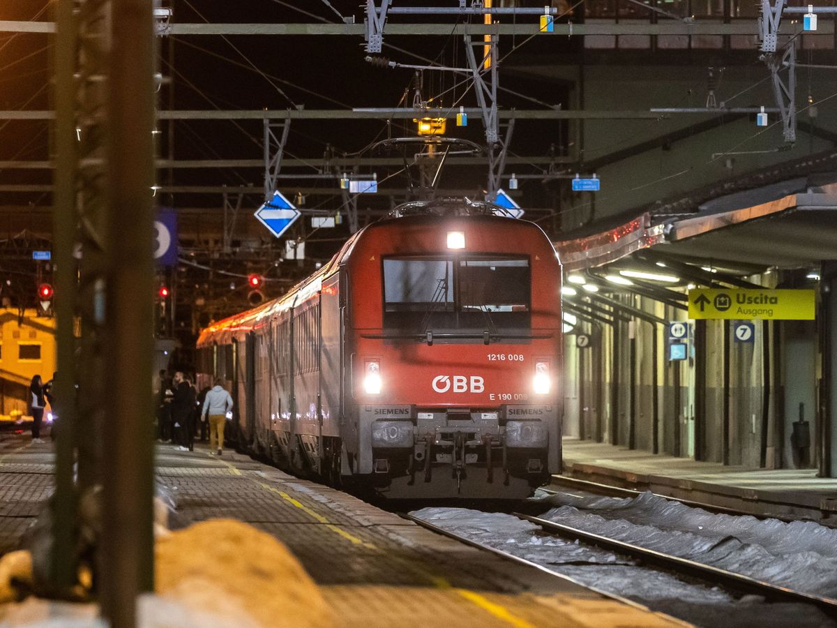 Foto: Austria stops train from italy amid coronavirus