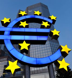 La rebaja de calificación de las economías más débiles pone en un aprieto al euro