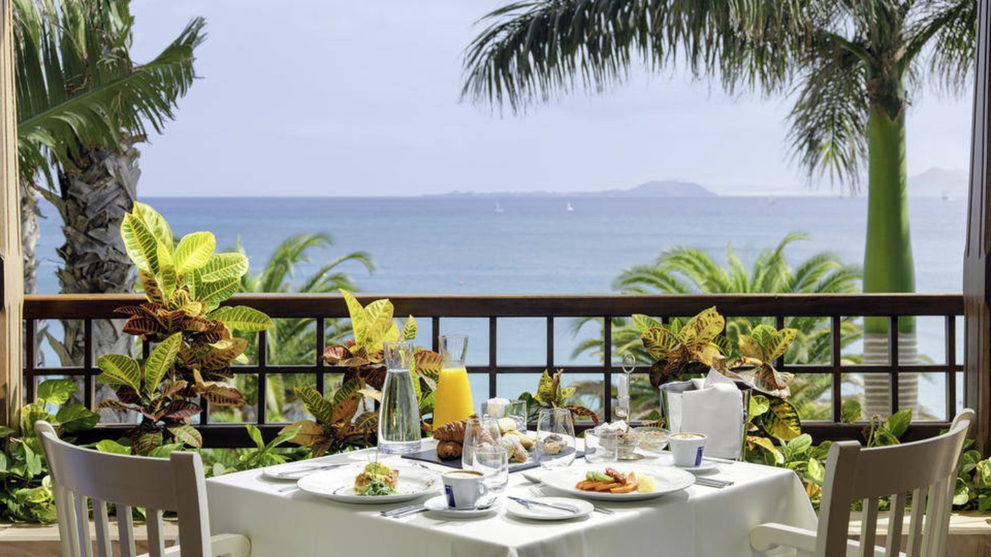 El restaurante Isla de Lobos tiene vistas a Fuerteventura