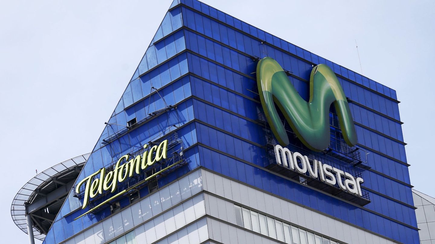 A Telefonica and Movistar logos are seen on top of a Telefonica Mexico building in Mexico City, Mexico, April 15, 2016. REUTERS/Edgard Garrido