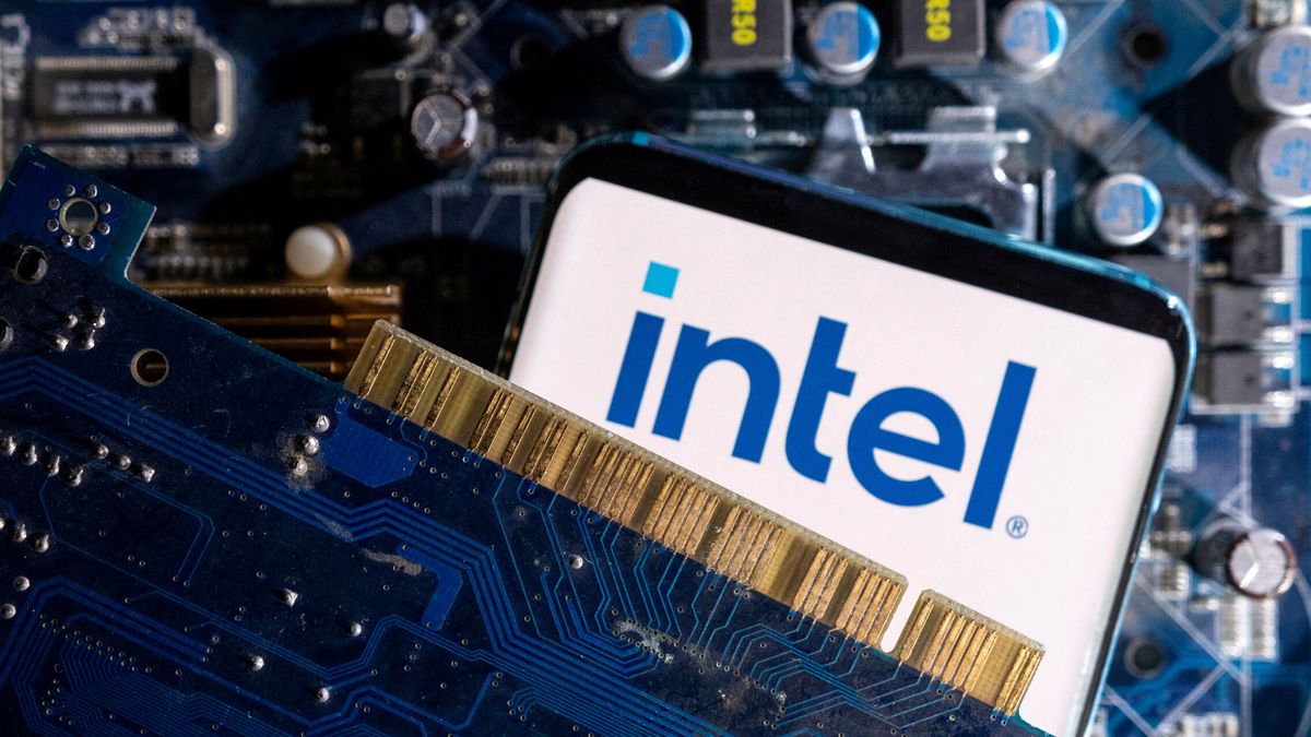 Intel 'pincha' con sus chips y sufre un batacazo bursátil al hundirse su beneficio un 79% 