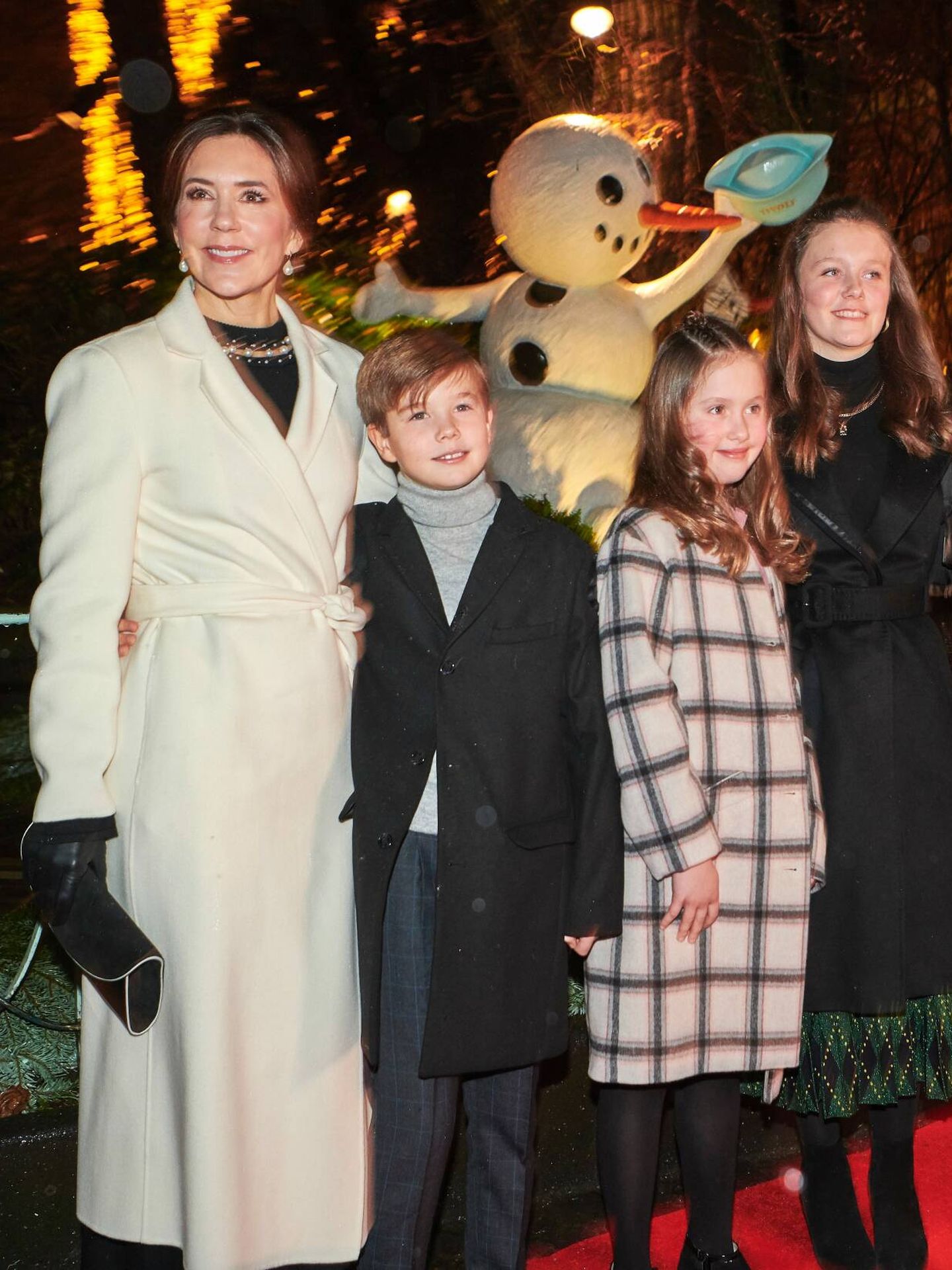 Mary de Dinamarca junto a sus hijos en 2021. (Casa Real de Dinamarca)