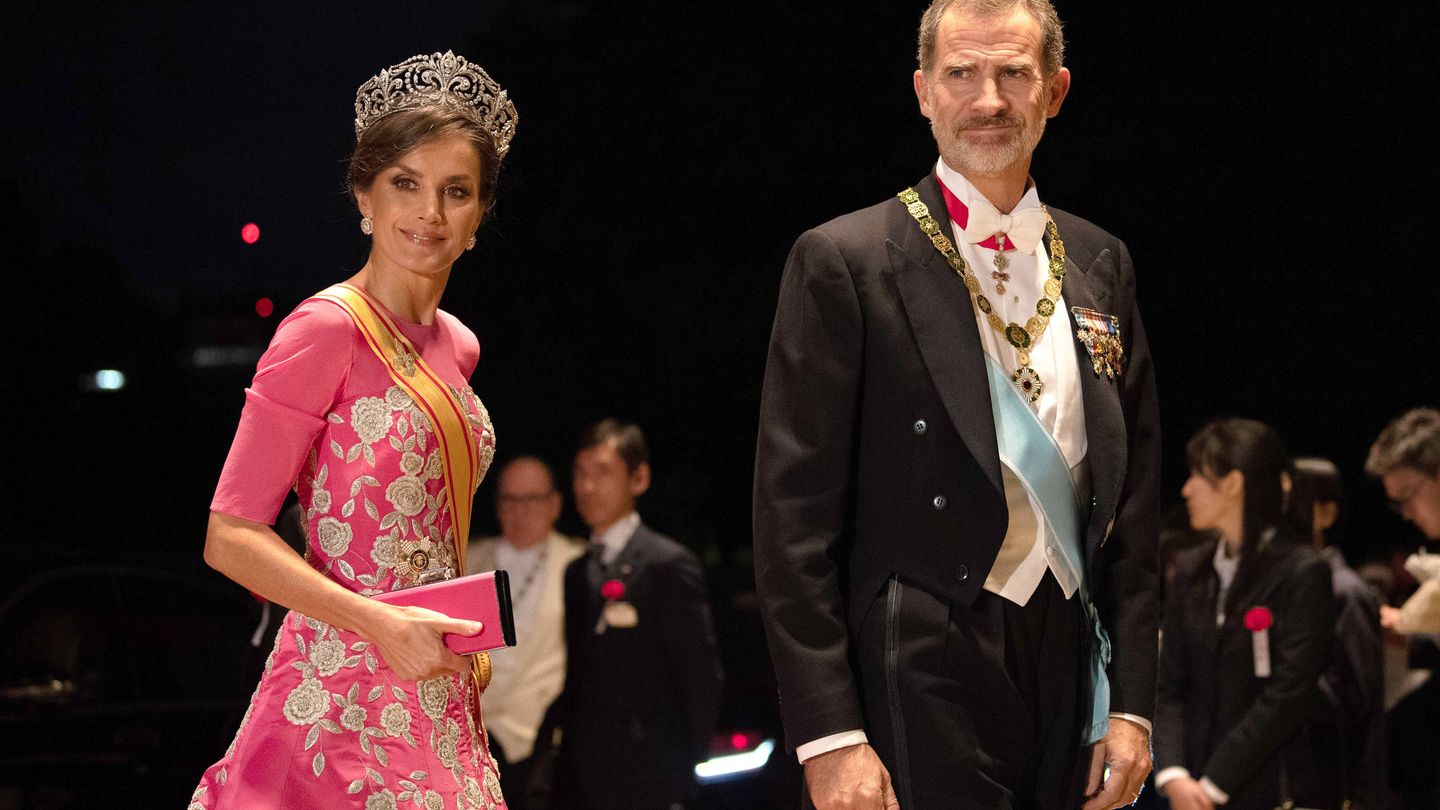 La reina Letizia, con el vestido de Carolina Herrera. (Getty)