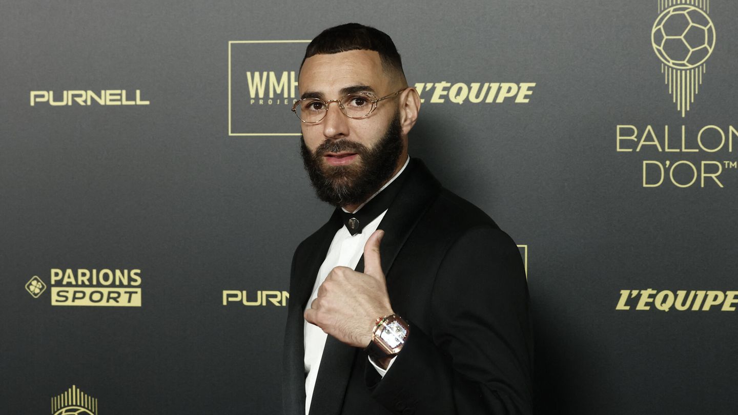 Soccer Football - 2022 Ballon d'Or - Chatelet Theatre, Paris, France - October 17, 2022 Real Madrid's Karim Benzema before the awards REUTERS Benoit Tessier