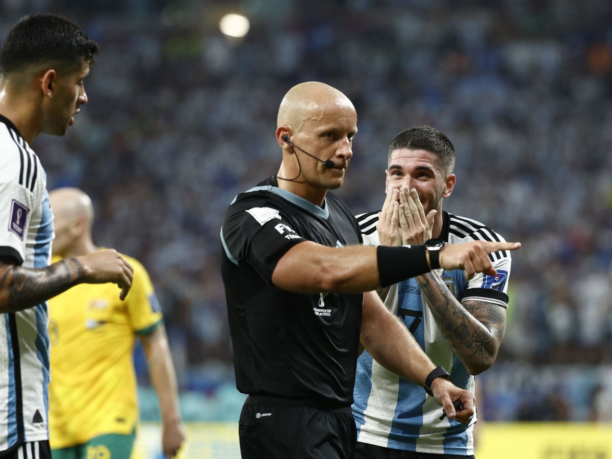Foto: El árbitro que pitará la final entre Argentina y Francia. (EFE/Rodrigo Jiménez)