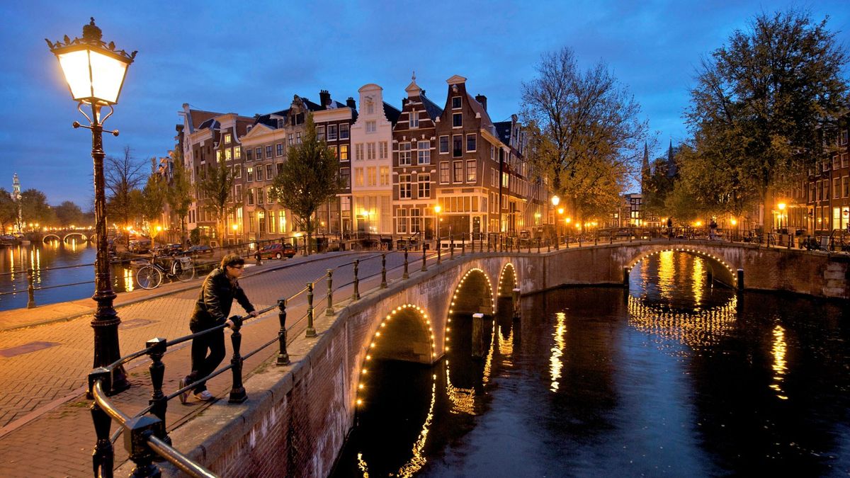 Recorriendo Ámsterdam, sus canales y restaurantes