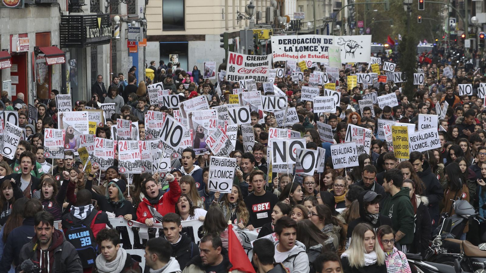 Foto: Foto de archivo de la manifestación contra la Lomce del pasado 24 de noviembre. (EFE)