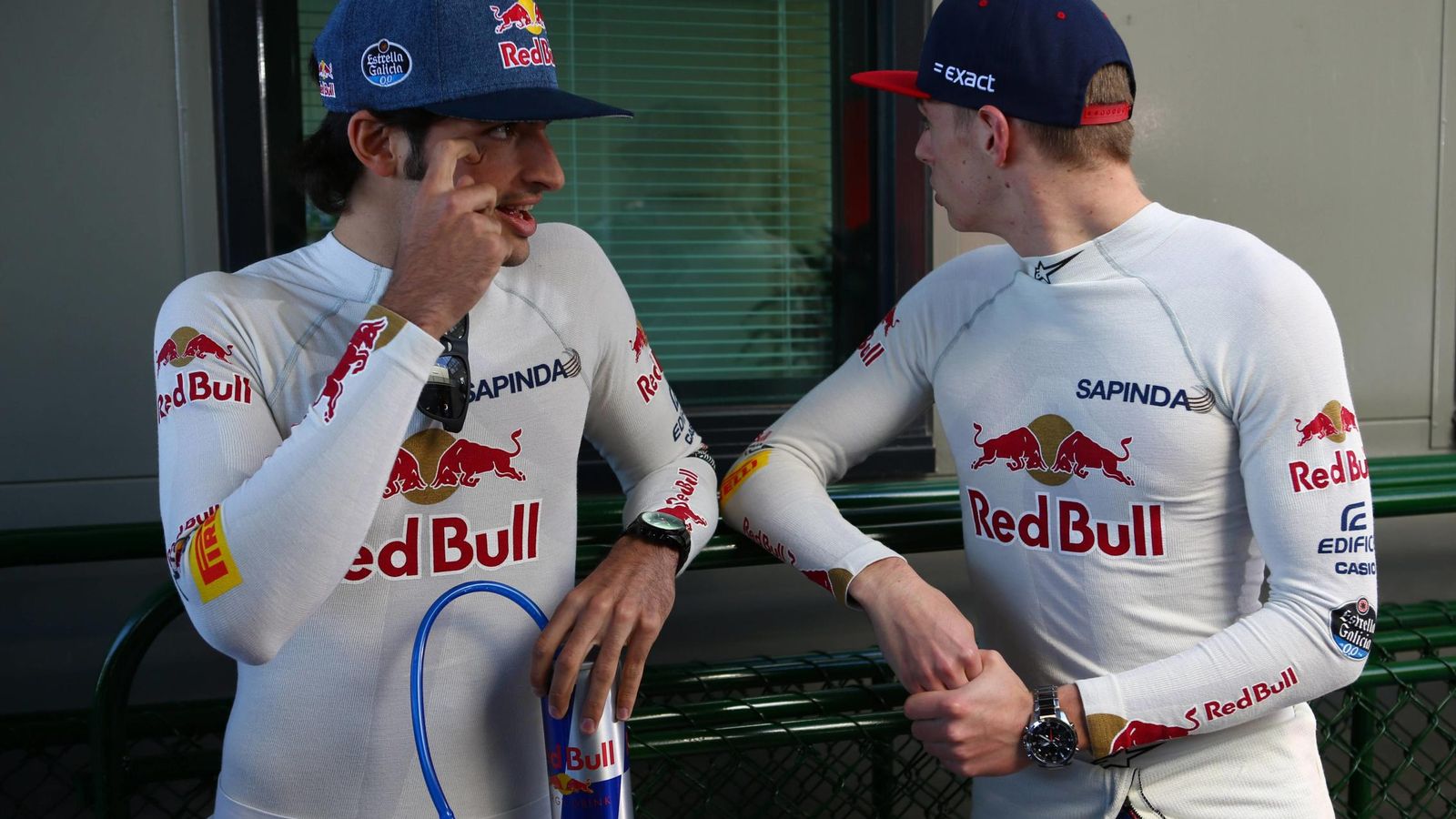 Foto: Carlos Sainz y Max Verstappen antes de la carrera de Melbourne.