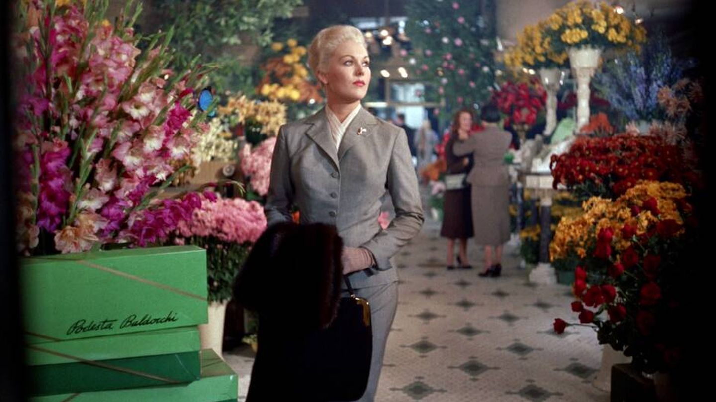 Kim Novak, en la floristería. (Universal)