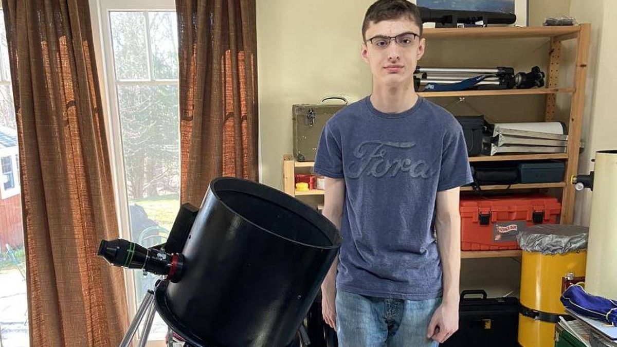 Un joven autista de 17 años construye, en su casa, un telescopio de alta potencia