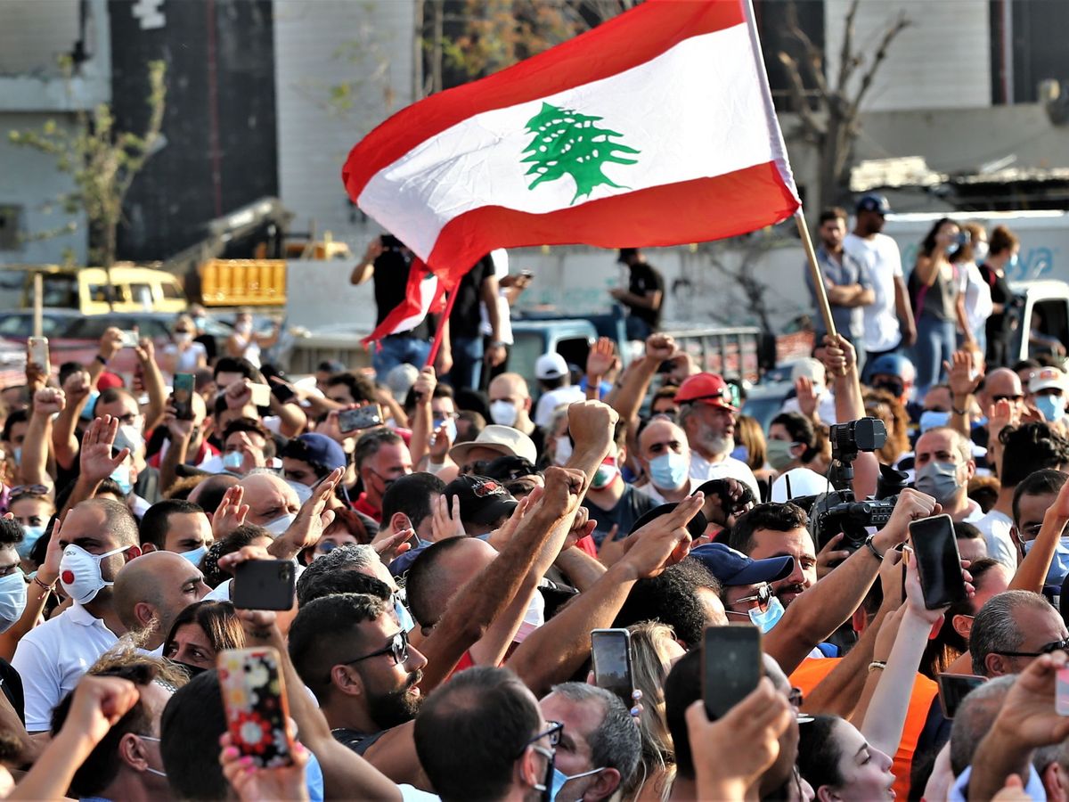 Foto: Protestas contra el Gobierno libanés en Beirut el 11 de agosto (EFE)