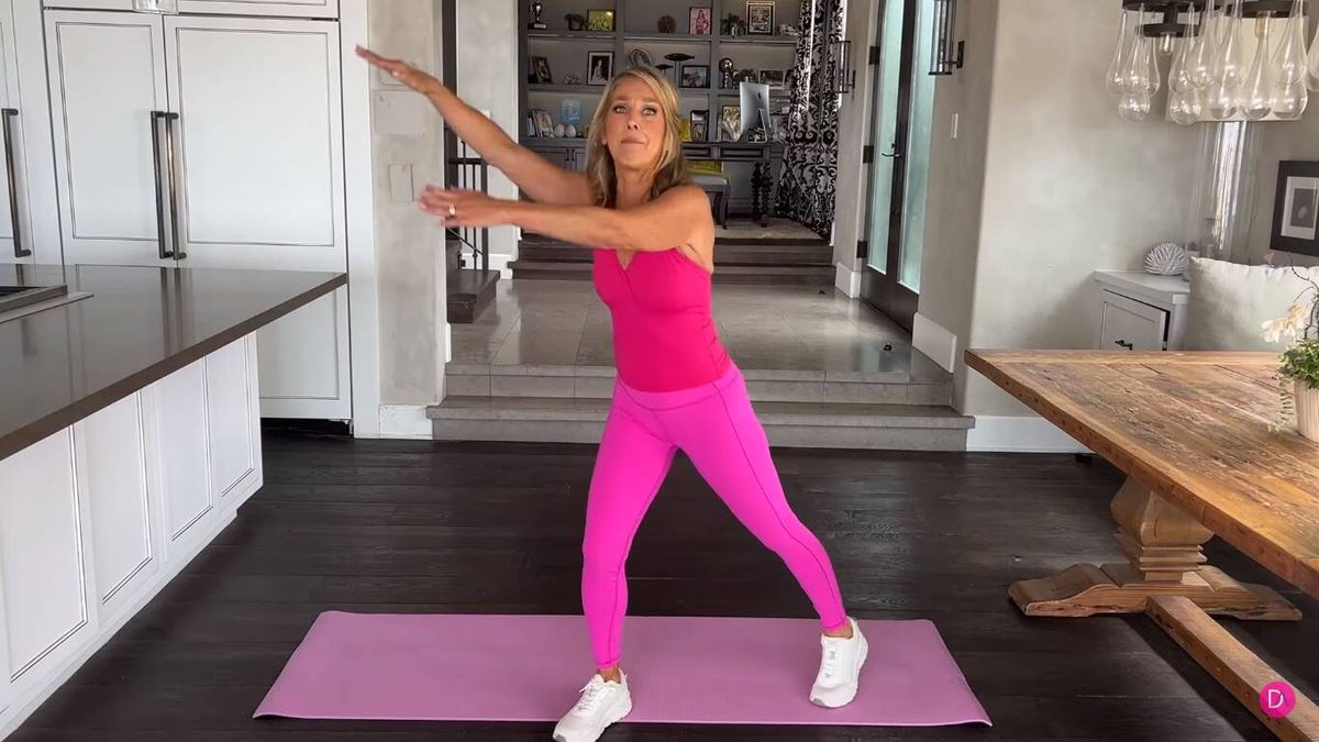 Elimina la grasa abdominal con la rutina de ejercicios de Denise Austin a los 66 años