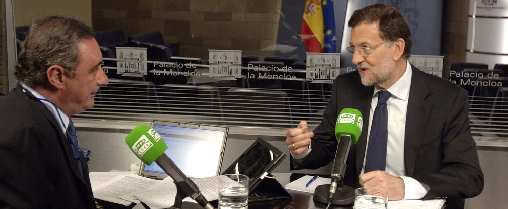 Carlos Herrera durante una entrevista a Rajoy (Efe)