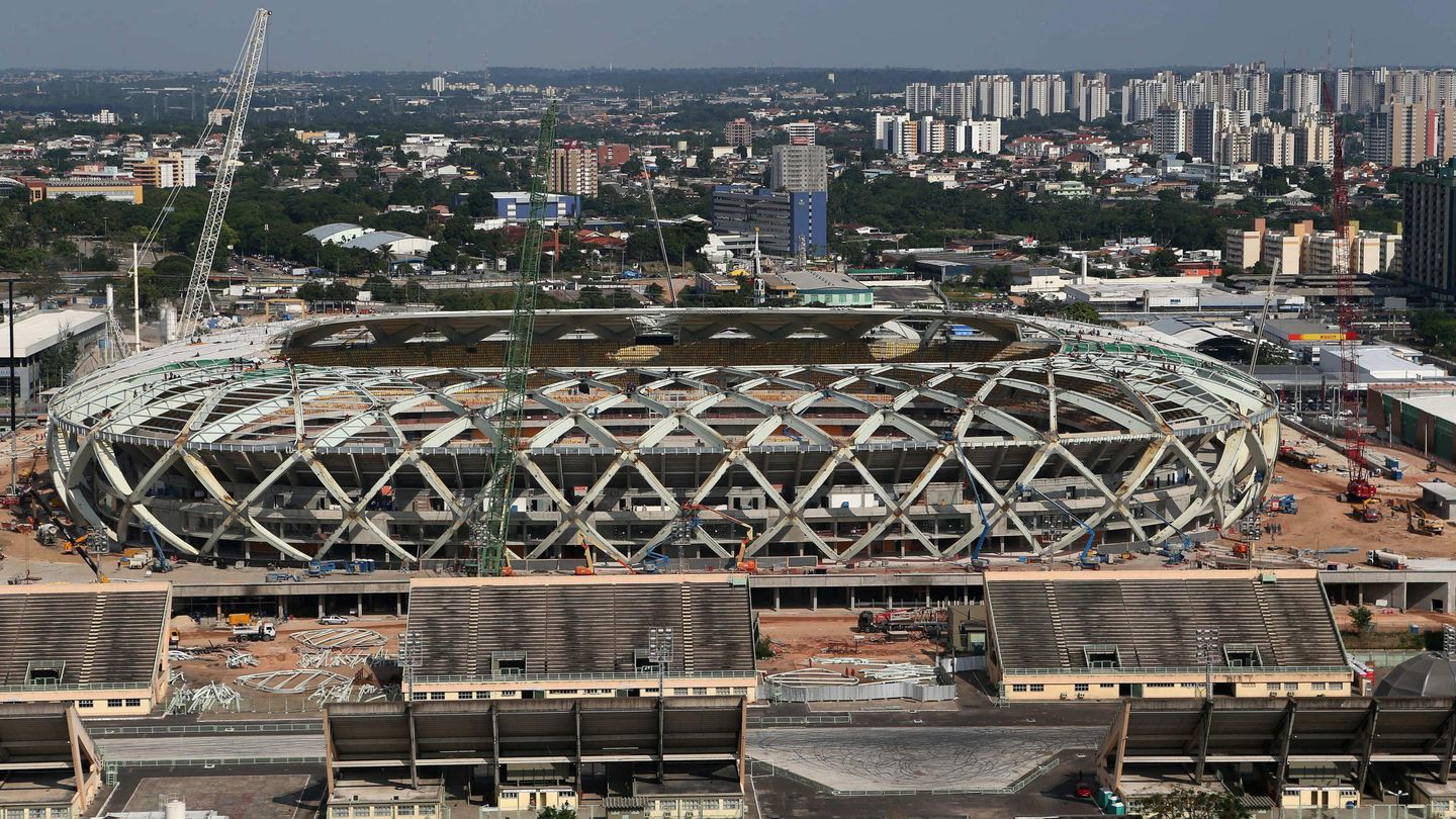 Imagen exterior del Arena Amazônia de Manaos durante su construcción (EFE)