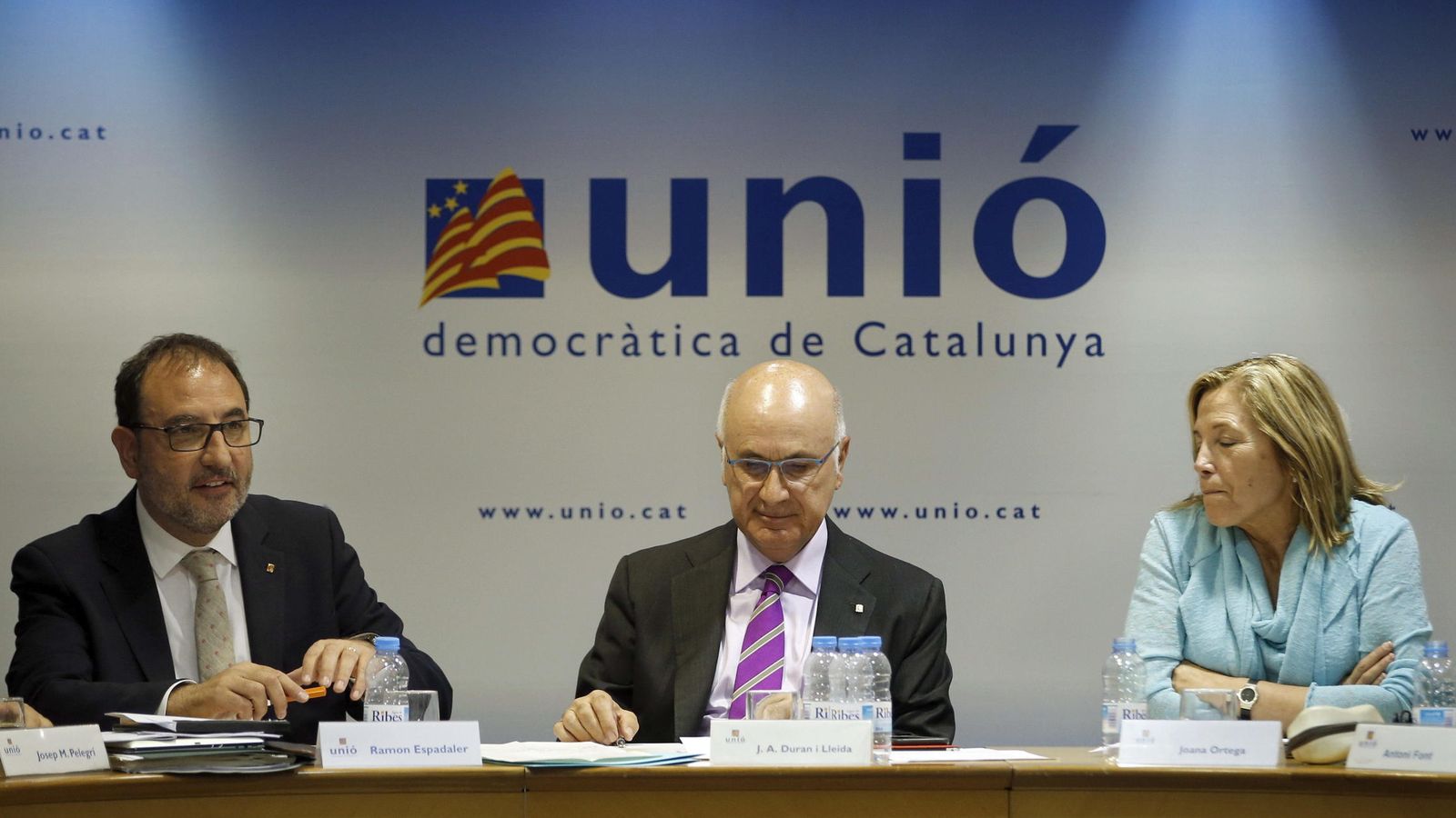 Foto: El secretario general de Unió, Ramon Espadaler, el líder de la formación, Duran i Lleida, y la dirigente Joana Ortega. (EFE)