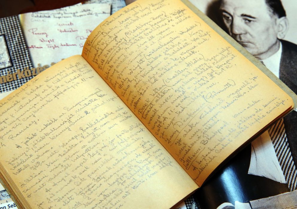 Foto: El manuscrito de Sebes está lleno de sabiduría futbolística (REUTERS) 
