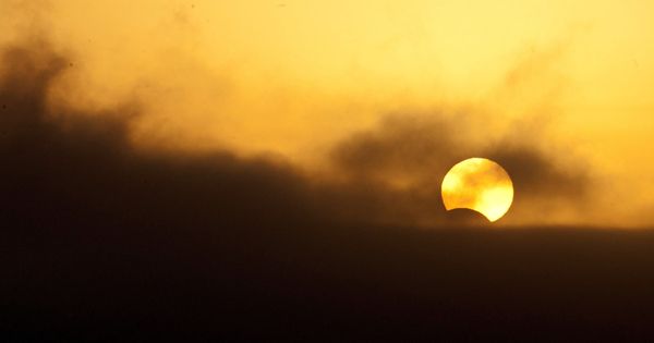 Foto: Vista del Sol durante un eclipse solar. (EFE)