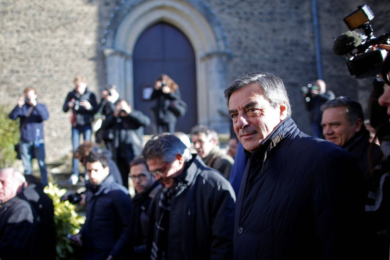Francois Fillon durante una visita a Chantenay-Villedieu, en el oeste de Francia, el 1 de diciembre de 2016 (Reuters). 