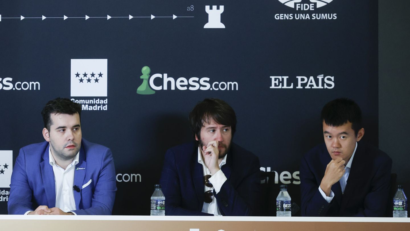 Rueda de prensa de los ganadores del torneo de ajedrez. (EFE/Rodrigo Jiménez)