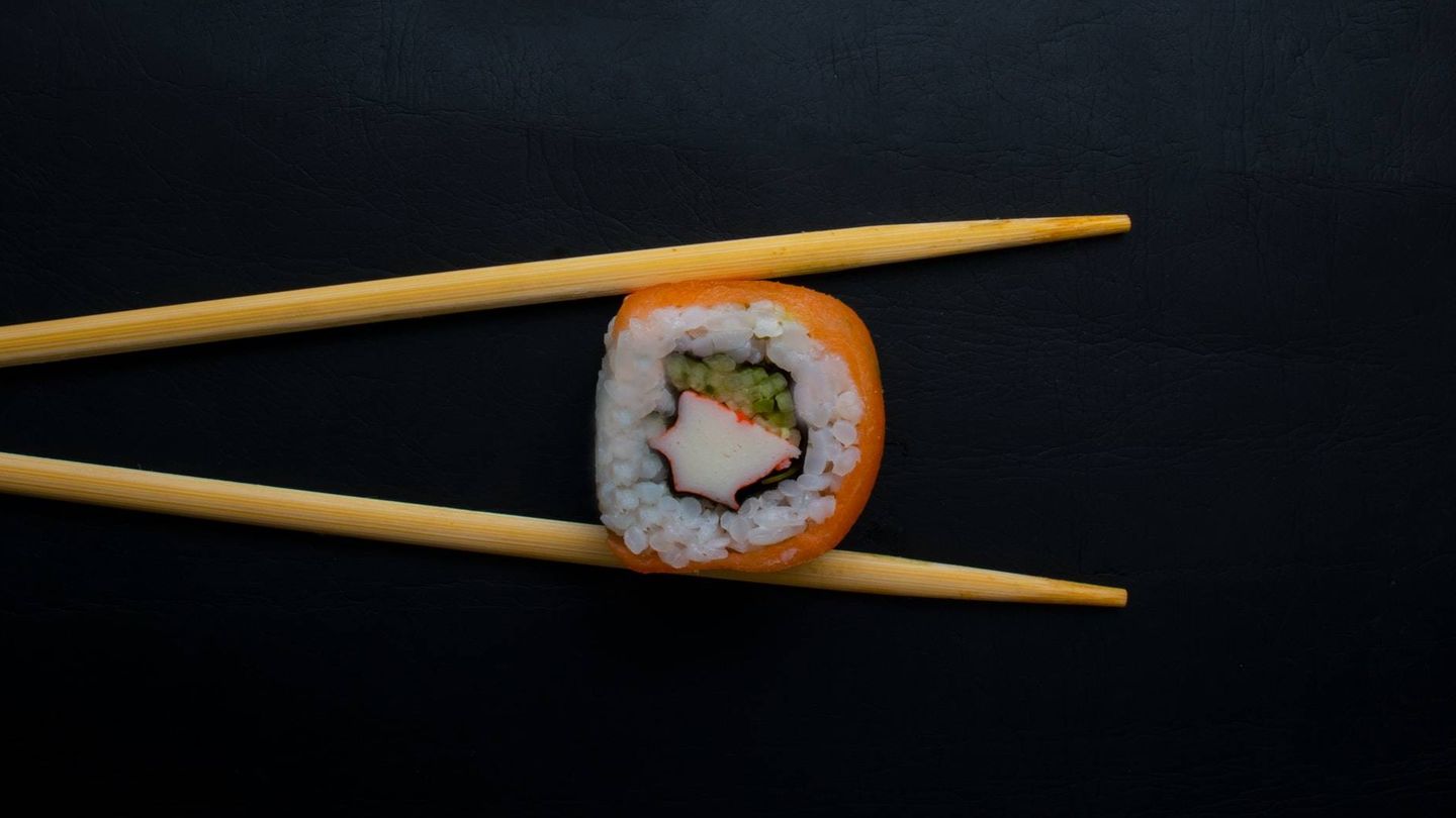 Esta promoción permitía a uno comer todo el sushi que quisiera en compañía de cinco amigos (Unsplash)