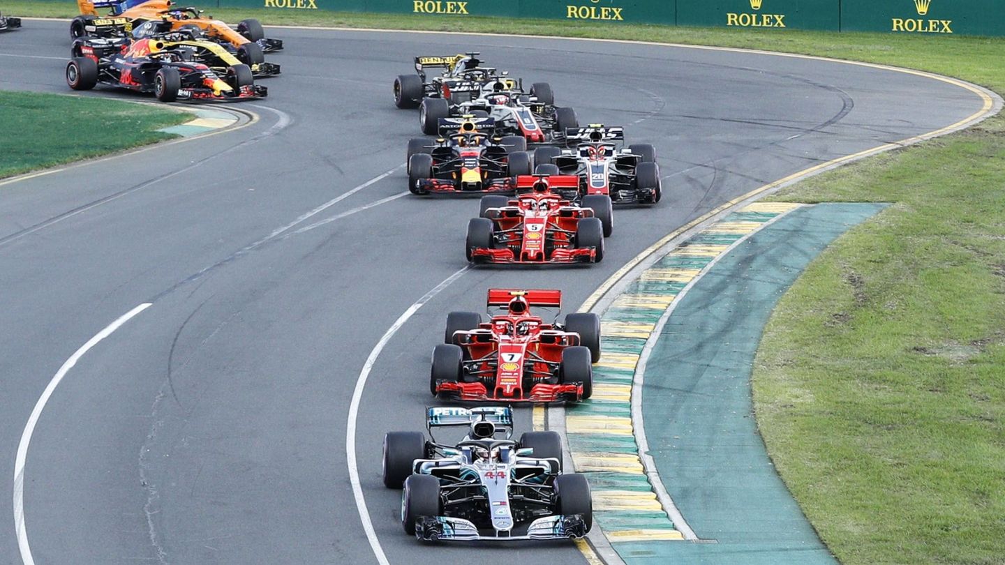 En una Fórmula 1 en la que es difícil adelantar, salir primero en una ventaja. Por es es importante el 'party mode' de Mercedes en clasificación. (EFE)