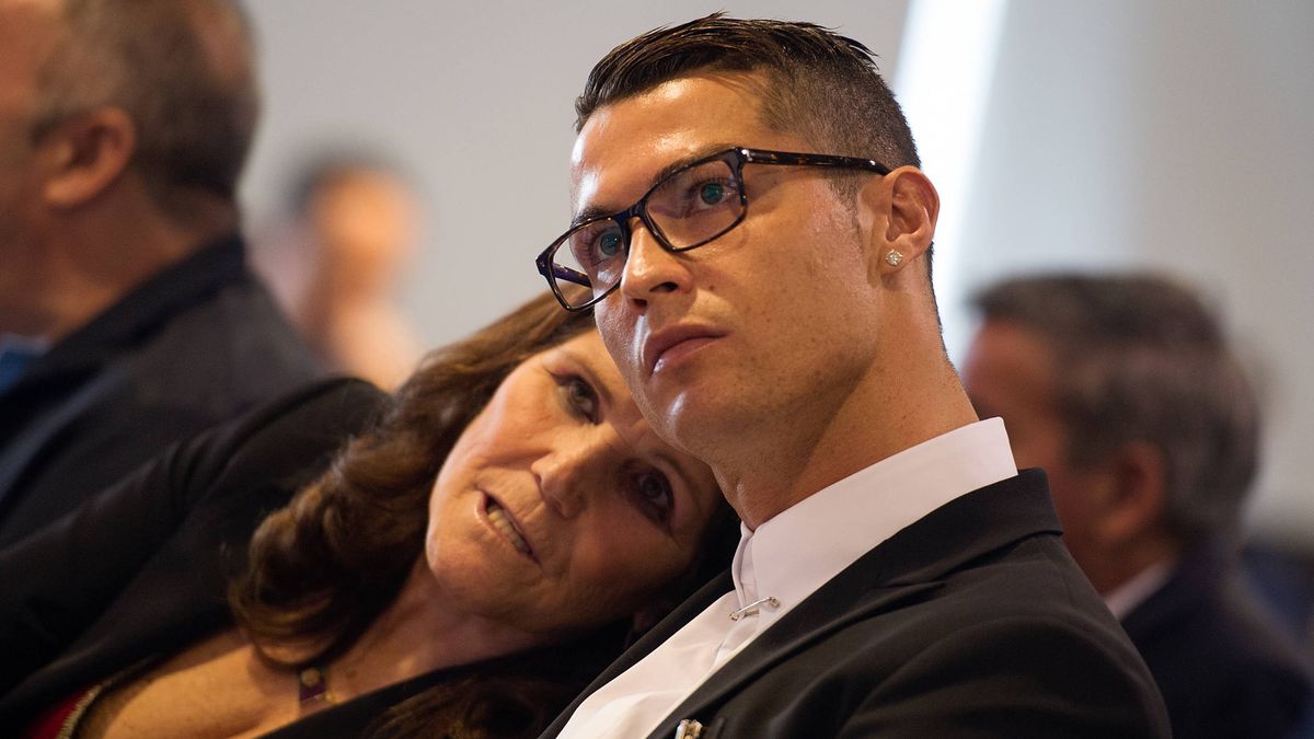 El regalazo de Cristiano Ronaldo a Dolores Aveiro por el Día de la Madre