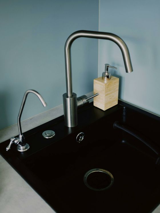 Dispensador de jabón para usar en tu cocina. (Pexels/ ready made)