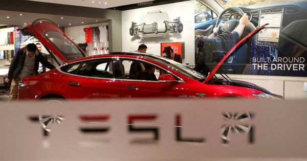 Foto: Un coche Model S de Tesla en una exposición en Beijing (China). (Reuters)