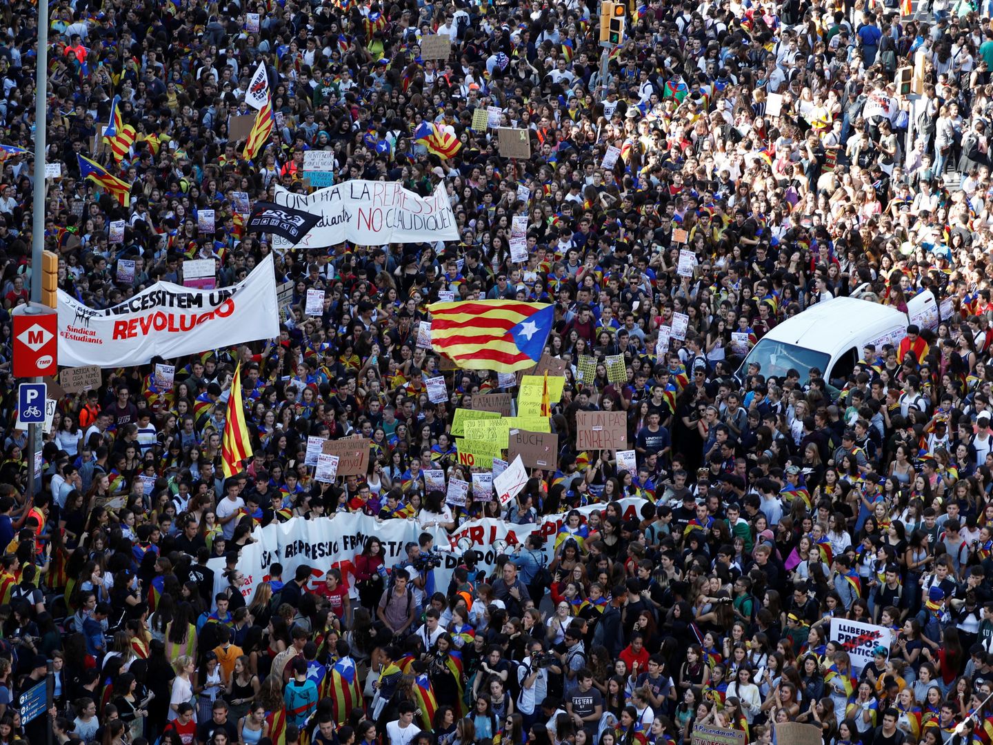 Students protest at University square after a verdict in a trial over a banned Catalonia's independence referendum in Barcelona, Spain, Spain, October 17, 2019. REUTERS Jon Nazca