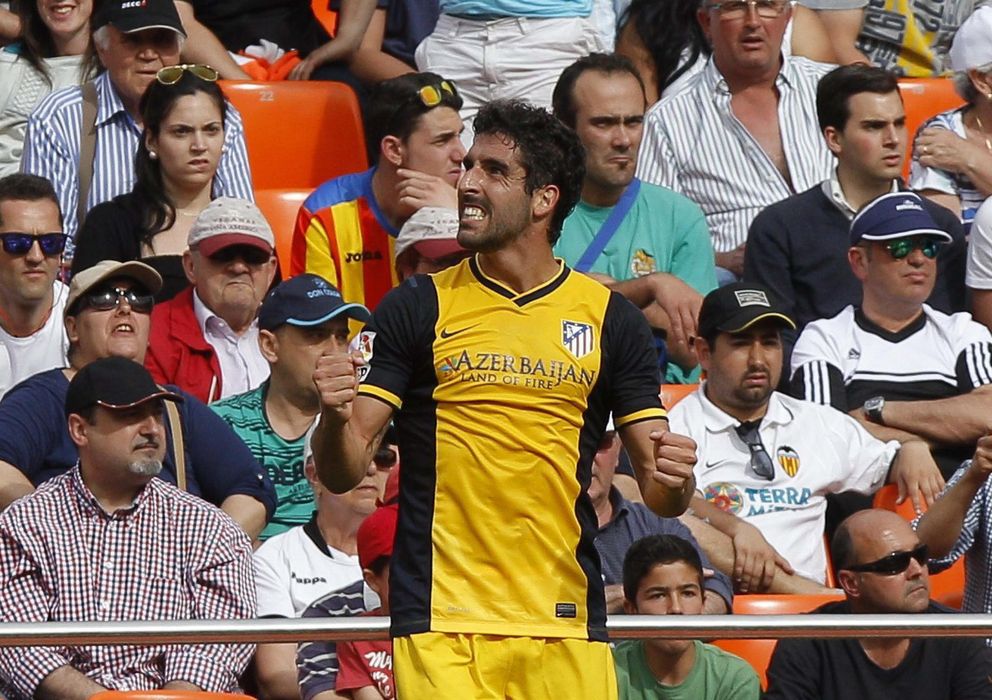 Foto: Raúl García celebra su gol en Mestalla que valió tres puntos para su equipo.