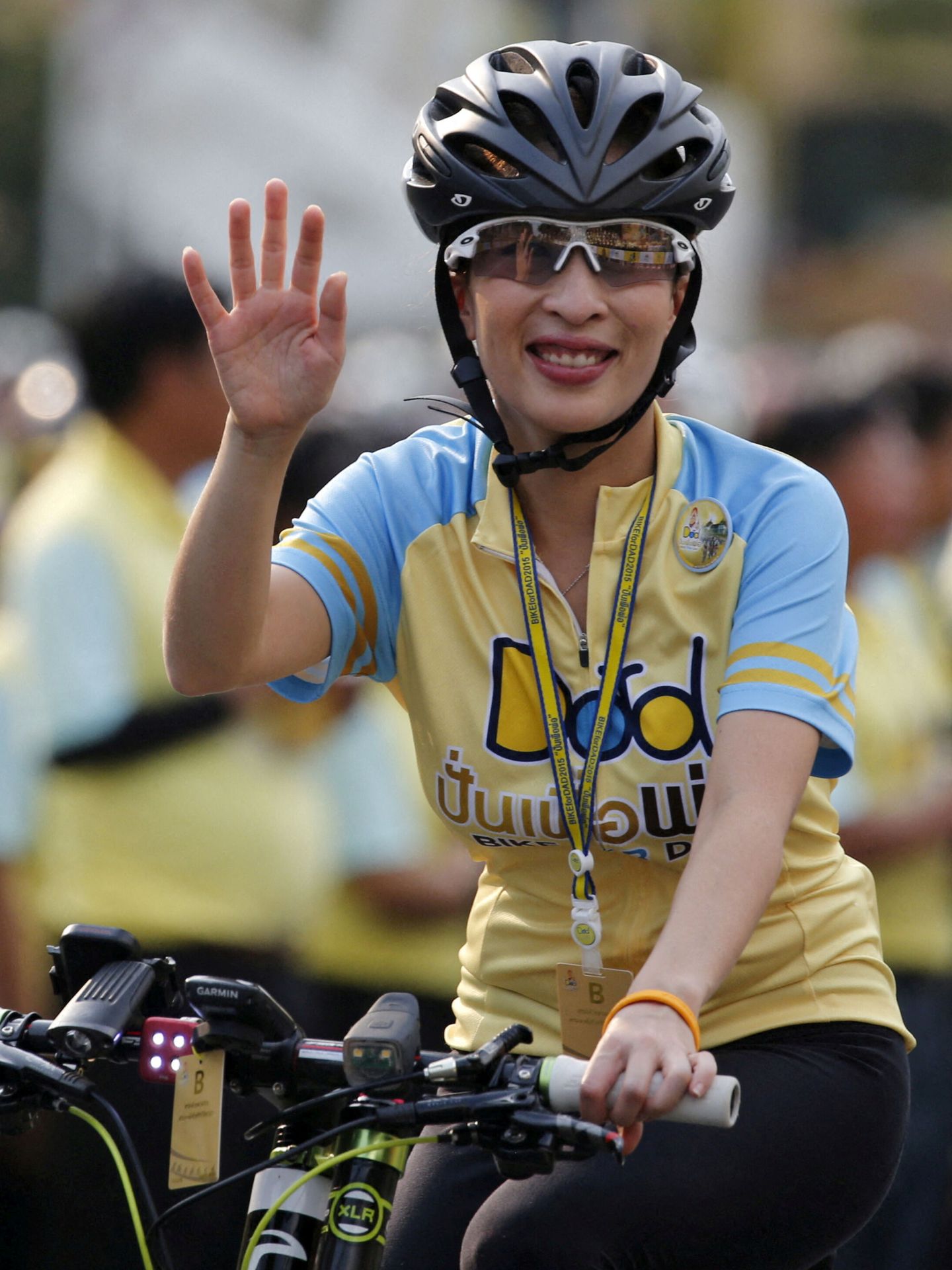 La princesa Bajrakitiyabha montando en bici en una imagen de archivo. (Reuters/Chaiwat Subprasom)