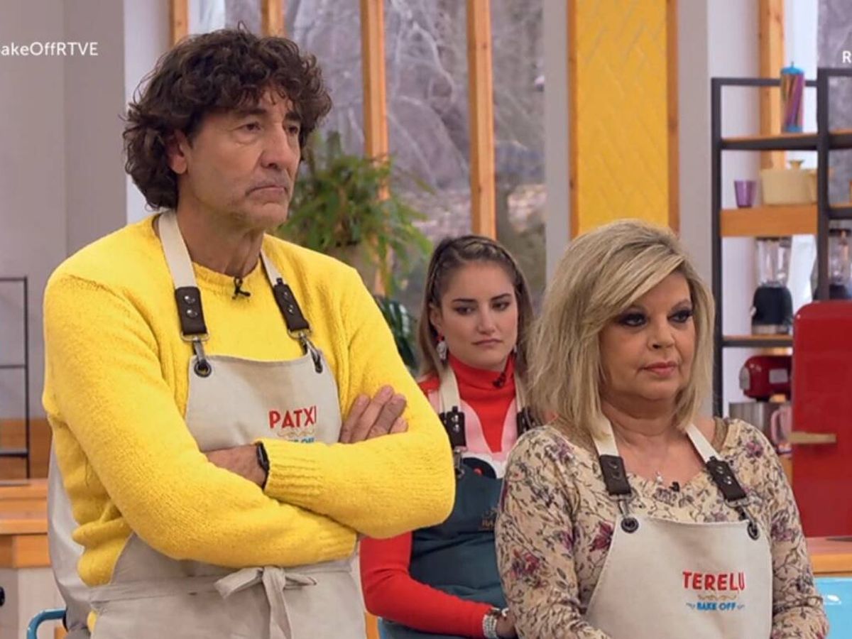 Foto: Patxi Salinas y Terelu Campos en 'Bake Off: famosos al horno'. (RTVE)