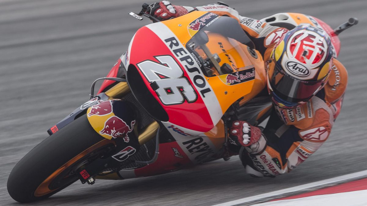 Dani Pedrosa se cuela en la pelea entre Rossi y Lorenzo y saldrá primero en Malasia