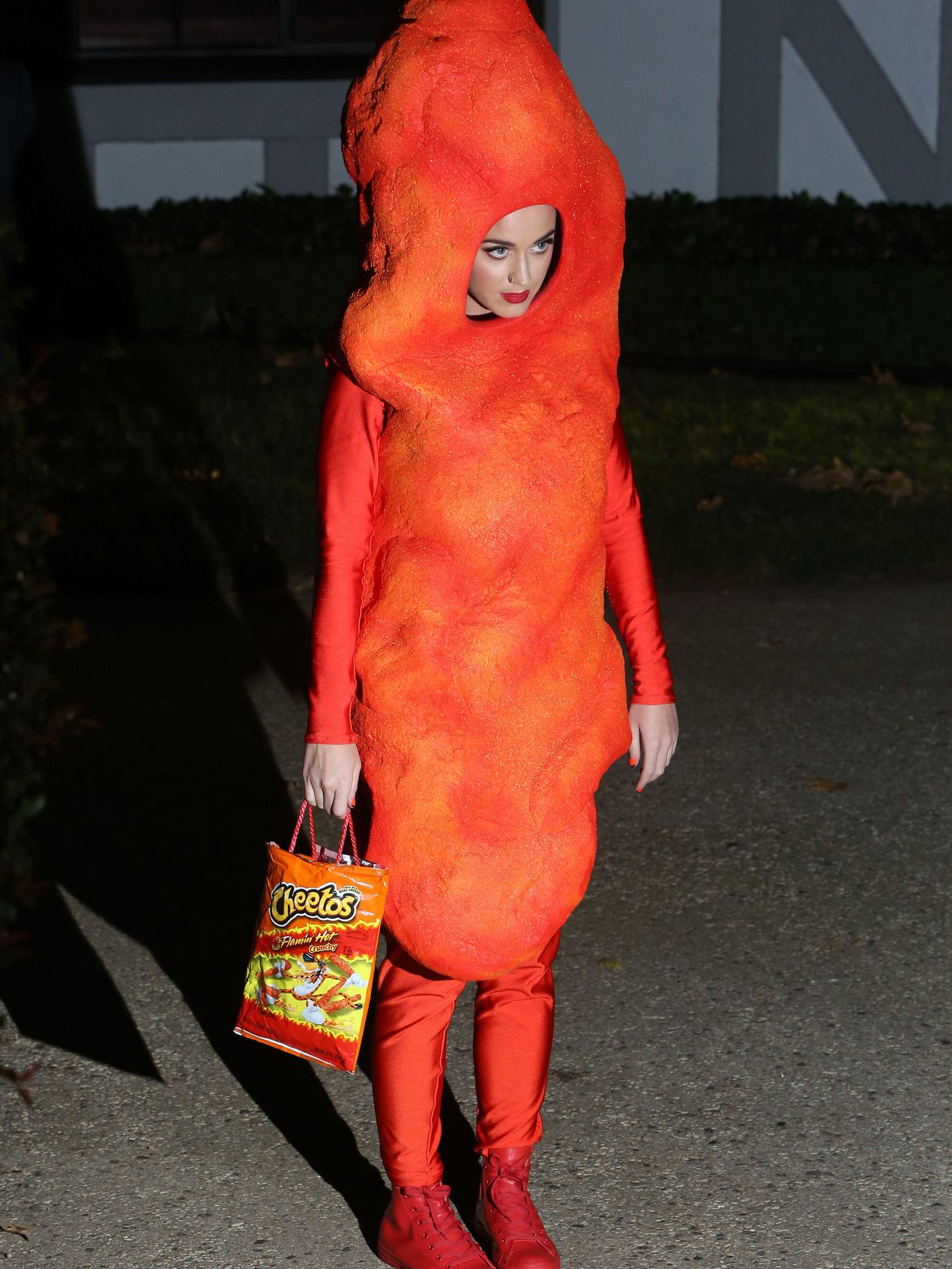 Katy Perry humanizó a un Cheeto en Halloween (Gtres)