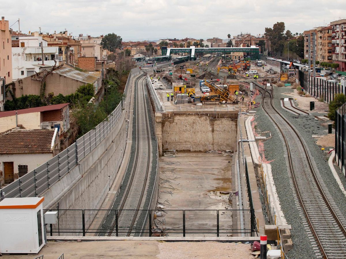 Foto: Vista de la estación de tren del Carmen-Murcia, gestionada por Adif. (EFE) 