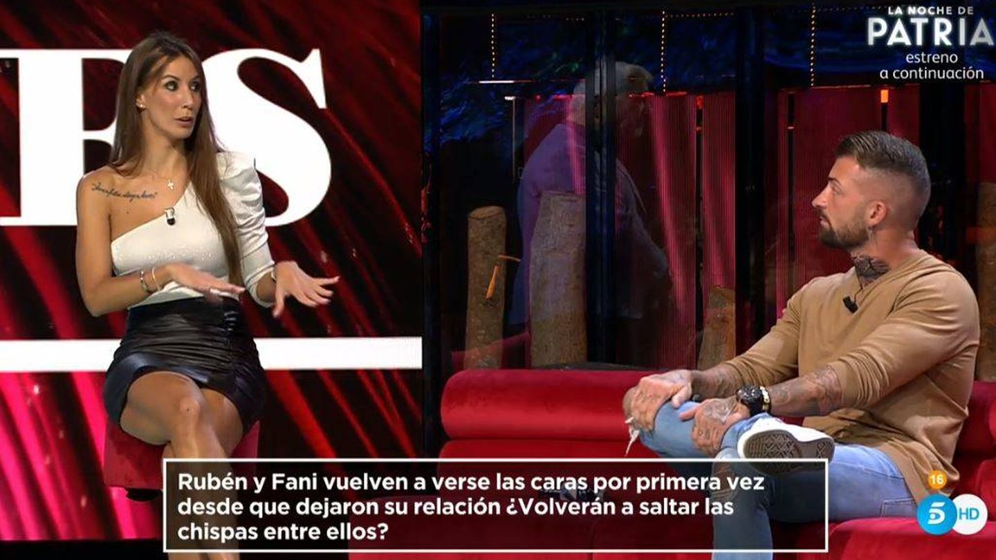 Rubén y Fani Carbajo, en 'El debate de las tentaciones'. (Telecinco)