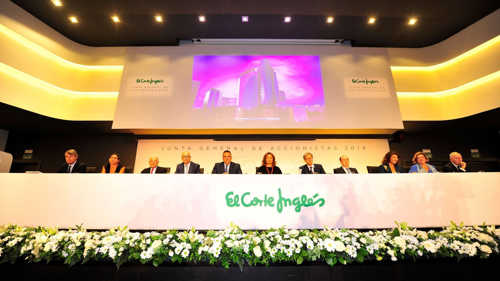 Foto: El Consejo de El Corte Inglés durante la junta de accionistas. (EFE)